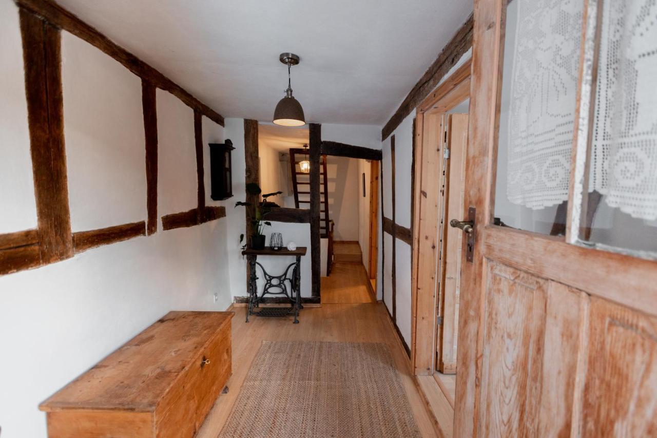 Mosel-Fachwerkhaus In Ediger-Eller - Charmant & Komfortabel, Naehe Calmont Klettersteig, Bis 5 Personen - 2 Schlafzimmer & Netflix Exterior photo