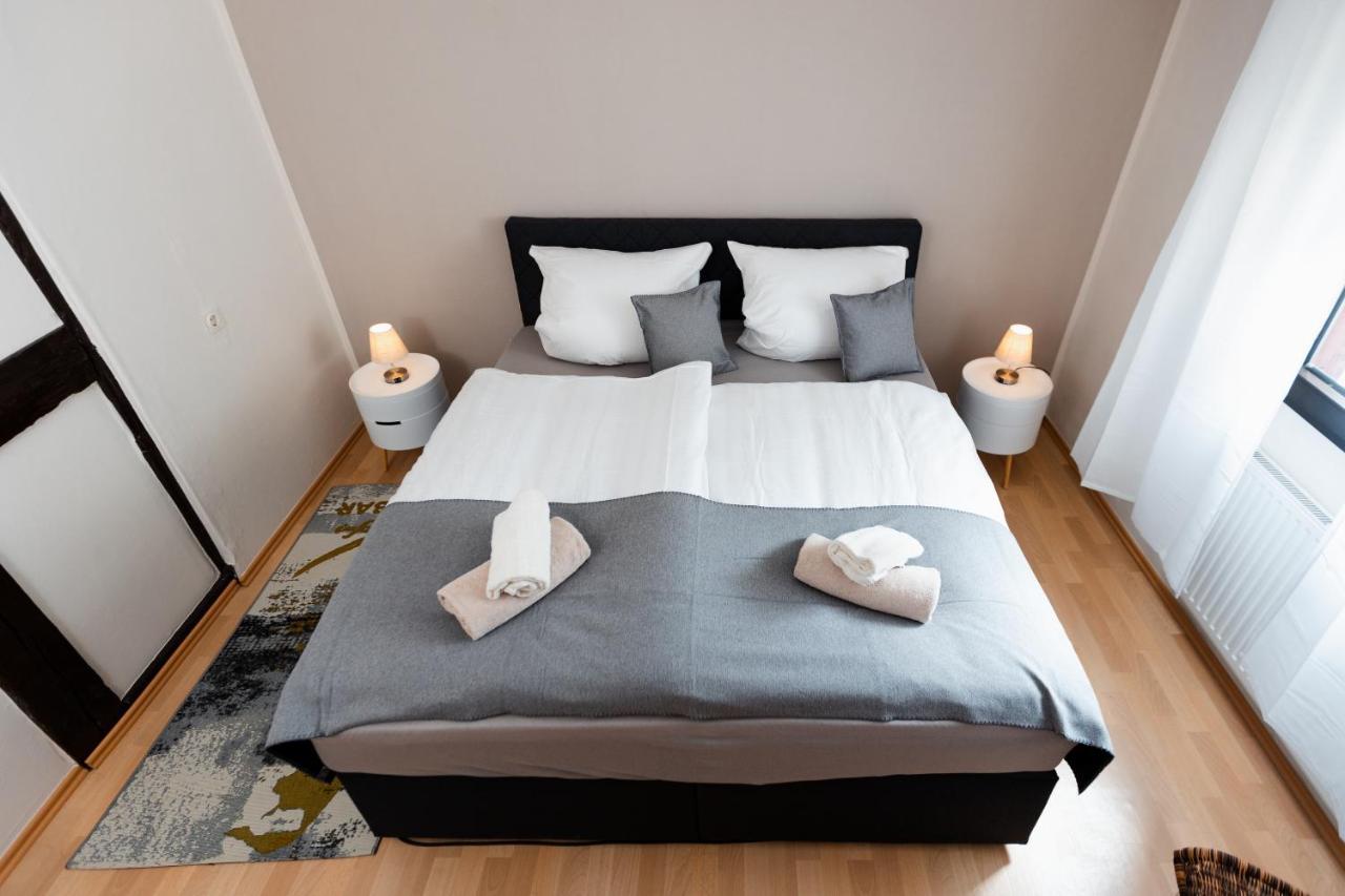 Mosel-Fachwerkhaus In Ediger-Eller - Charmant & Komfortabel, Naehe Calmont Klettersteig, Bis 5 Personen - 2 Schlafzimmer & Netflix Exterior photo