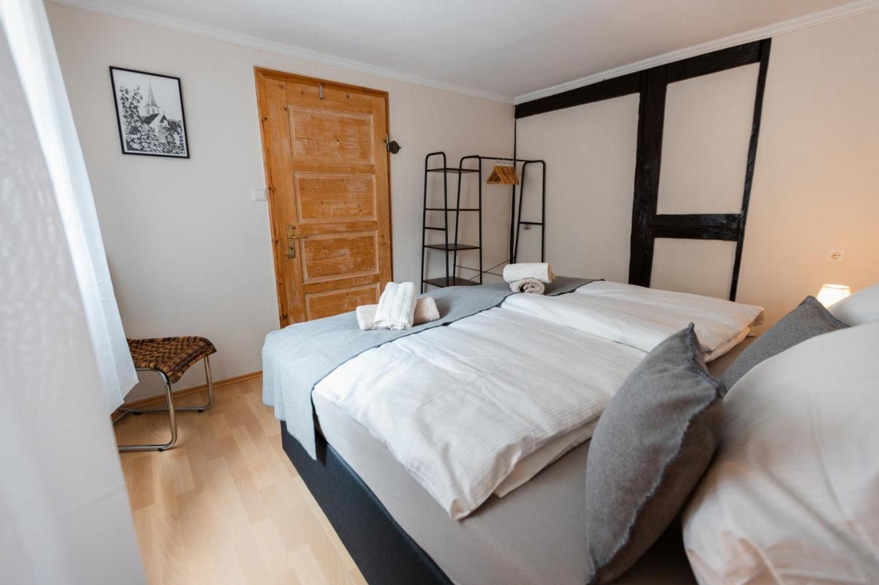 Mosel-Fachwerkhaus In Ediger-Eller - Charmant & Komfortabel, Naehe Calmont Klettersteig, Bis 5 Personen - 2 Schlafzimmer & Netflix Exterior photo