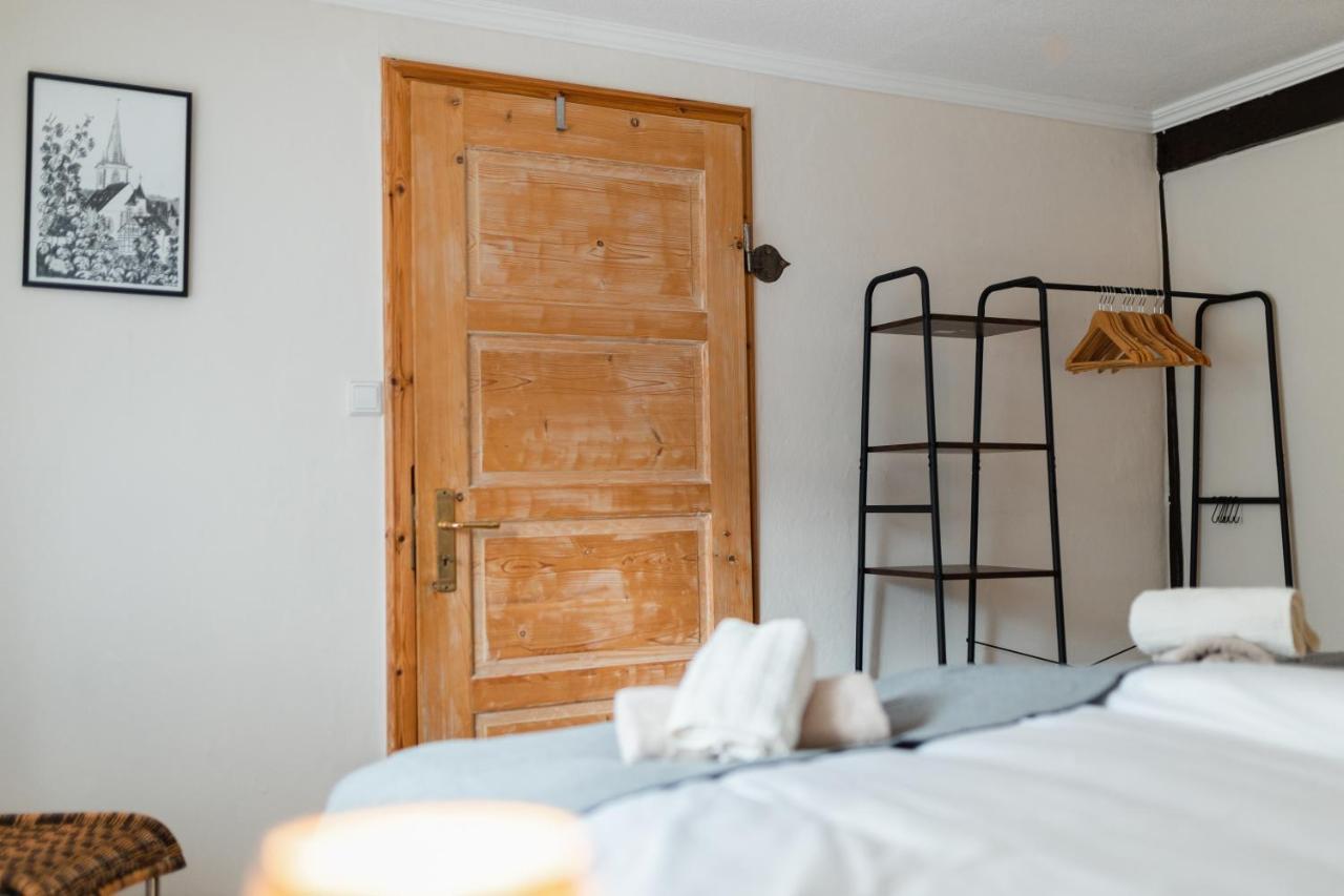 Mosel-Fachwerkhaus In Ediger-Eller - Charmant & Komfortabel, Naehe Calmont Klettersteig, Bis 5 Personen - 2 Schlafzimmer & Netflix Exterior photo