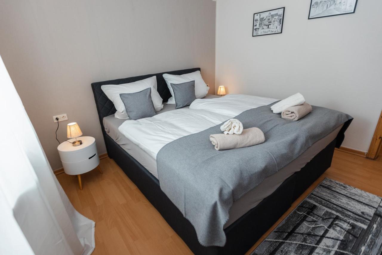 Mosel-Fachwerkhaus In Ediger-Eller - Charmant & Komfortabel, Naehe Calmont Klettersteig, Bis 5 Personen - 2 Schlafzimmer & Netflix Exterior photo