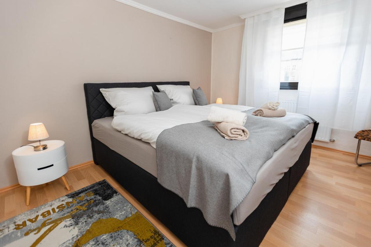 Mosel-Fachwerkhaus In Ediger-Eller - Charmant & Komfortabel, Naehe Calmont Klettersteig, Bis 5 Personen - 2 Schlafzimmer & Netflix Exterior photo