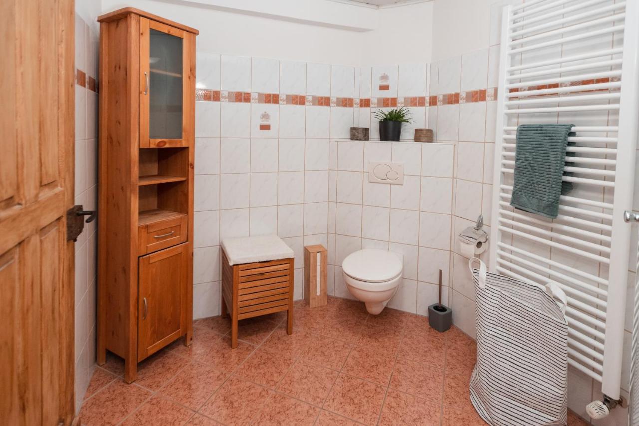 Mosel-Fachwerkhaus In Ediger-Eller - Charmant & Komfortabel, Naehe Calmont Klettersteig, Bis 5 Personen - 2 Schlafzimmer & Netflix Exterior photo