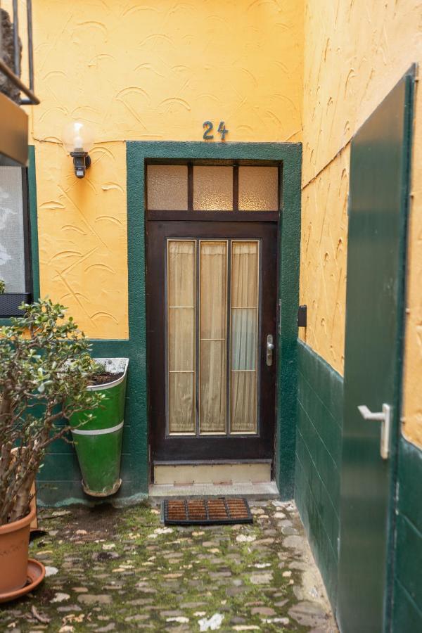 Mosel-Fachwerkhaus In Ediger-Eller - Charmant & Komfortabel, Naehe Calmont Klettersteig, Bis 5 Personen - 2 Schlafzimmer & Netflix Exterior photo